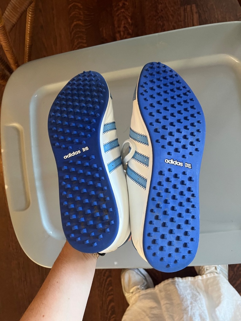 Adidas Adicross Spikeless Golf Shoes White Sky Blue Suede Sneakers 675552 - Picture 4 of 6